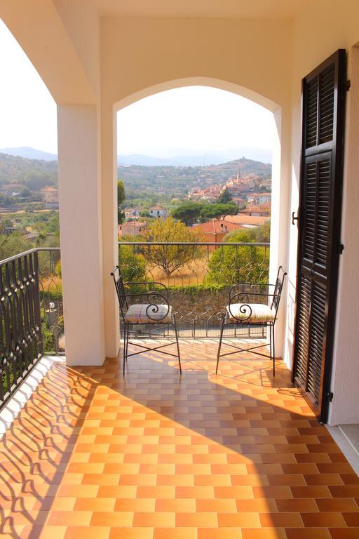 Ferienwohnung House In Caramagna Imperia Zimmer foto