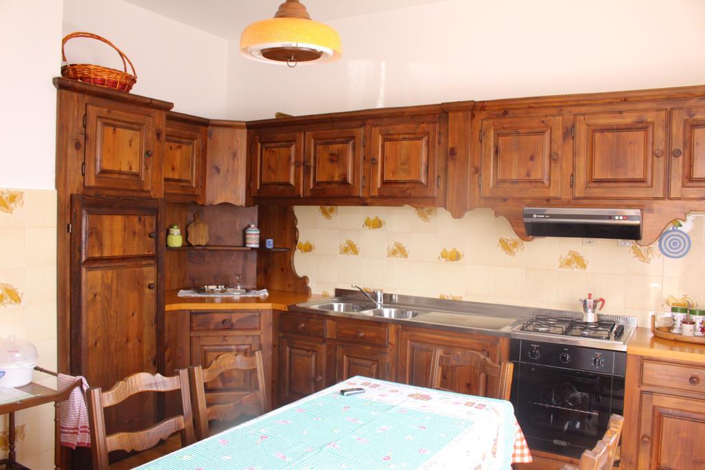 Ferienwohnung House In Caramagna Imperia Zimmer foto