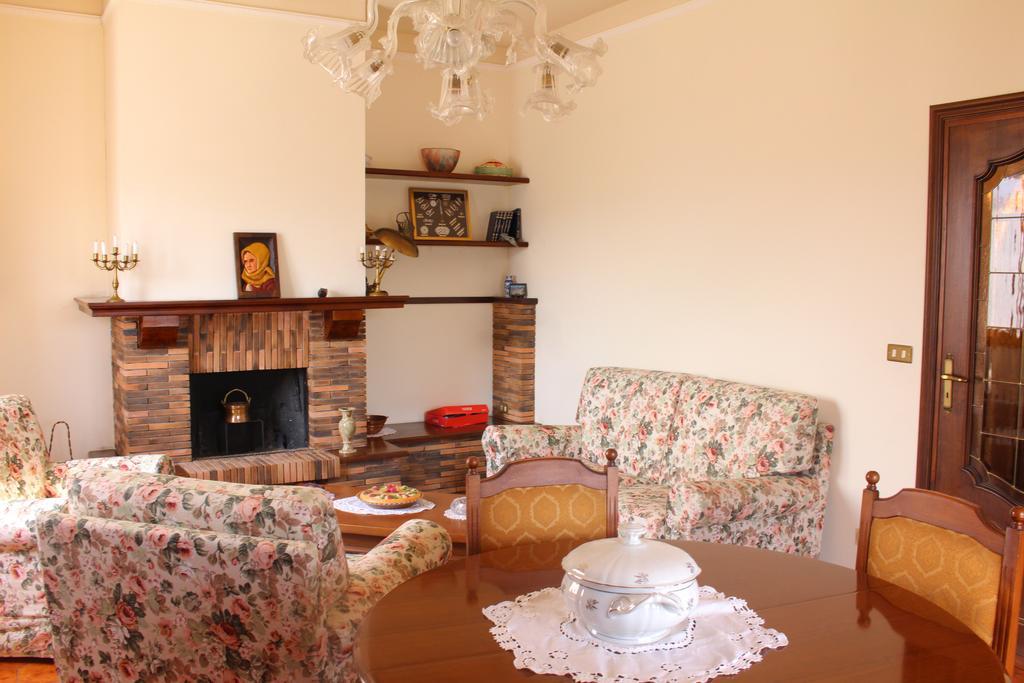 Ferienwohnung House In Caramagna Imperia Zimmer foto